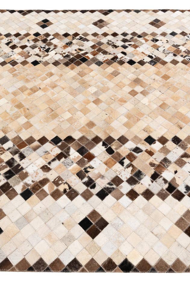 Detail image of 5' x 7' 10 Cowhide Stocks Rug