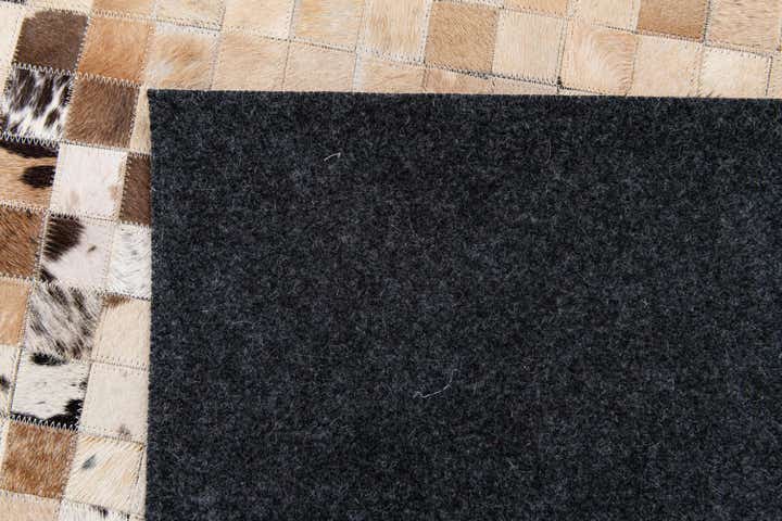 5' x 7' 10 Cowhide Stocks Rug
