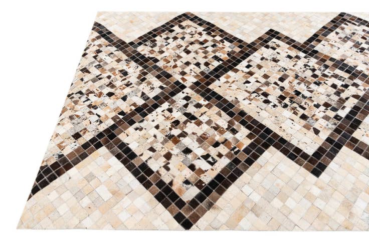 Detail image of 5' x 7' 11 Cowhide Stocks Rug