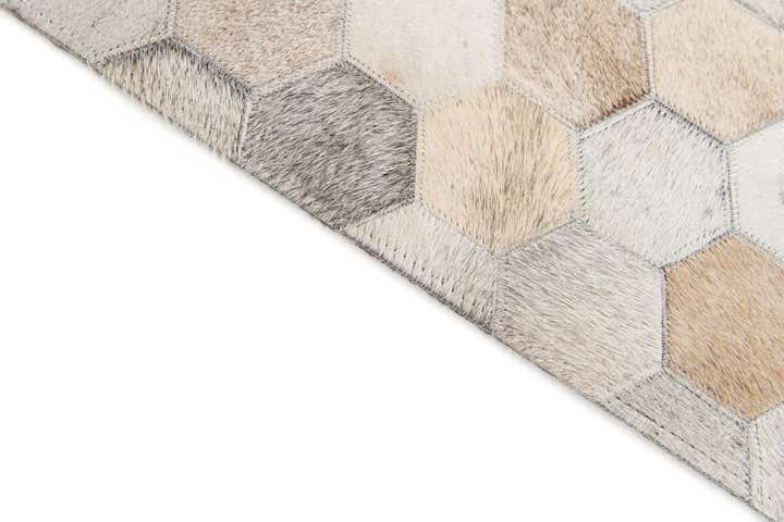 5' x 8' Cowhide Stocks Rug