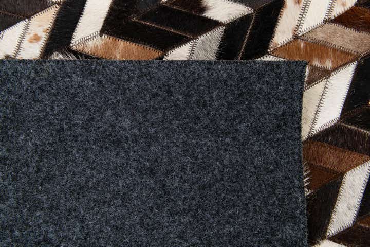 4' 11 x 8' Cowhide Stocks Rug