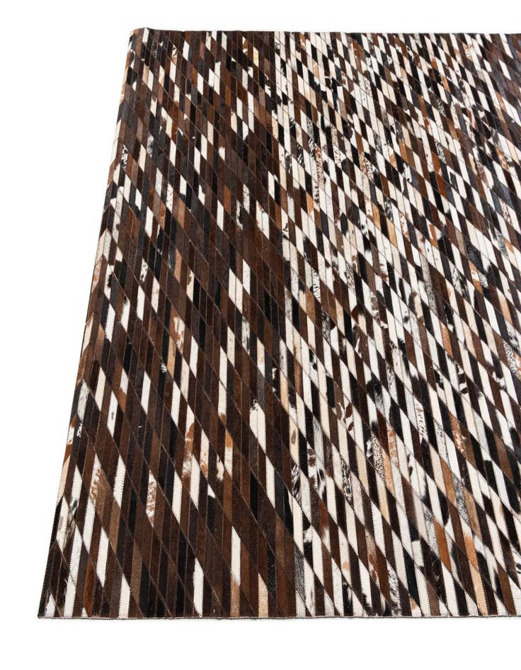 Detail image of 5' x 7' 11 Cowhide Stocks Rug