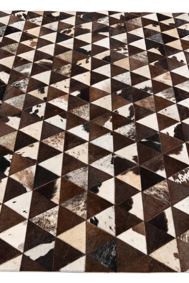 Detail image of 5' x 8' 1 Cowhide Stocks Rug
