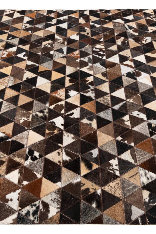 Detail image of 5' x 8' 1 Cowhide Stocks Rug