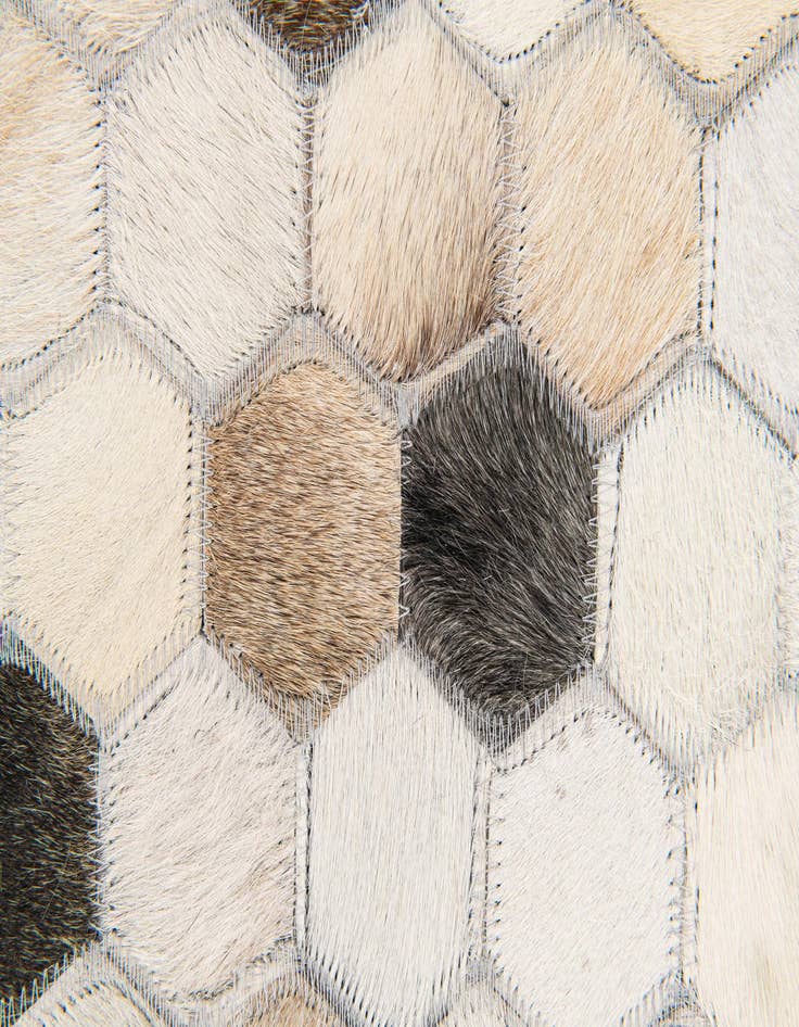 Detail image of 5' x 7' 10 Cowhide Stocks Rug
