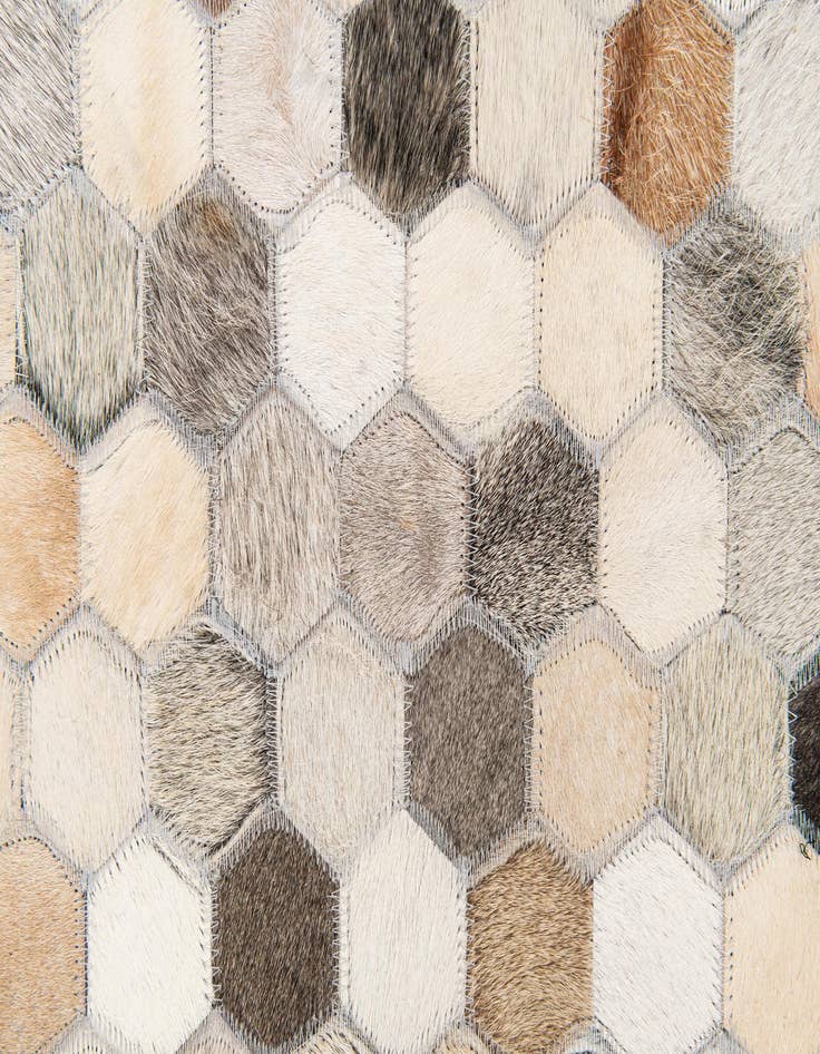 Detail image of 5' x 7' 10 Cowhide Stocks Rug