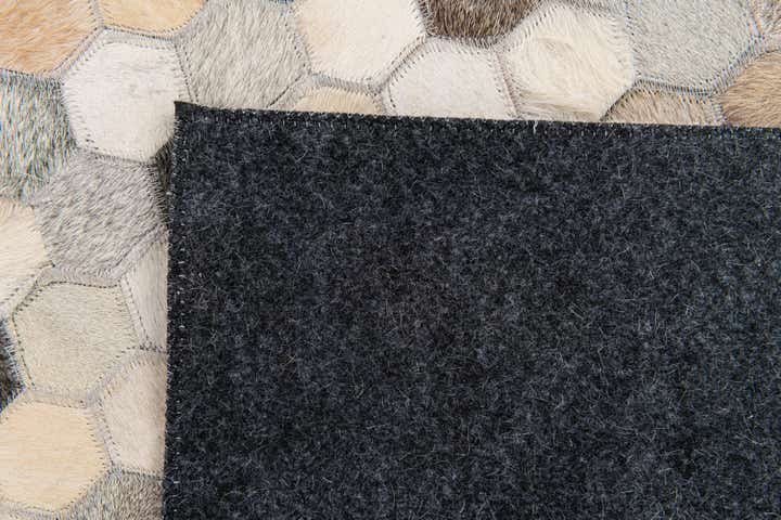 5' x 7' 10 Cowhide Stocks Rug
