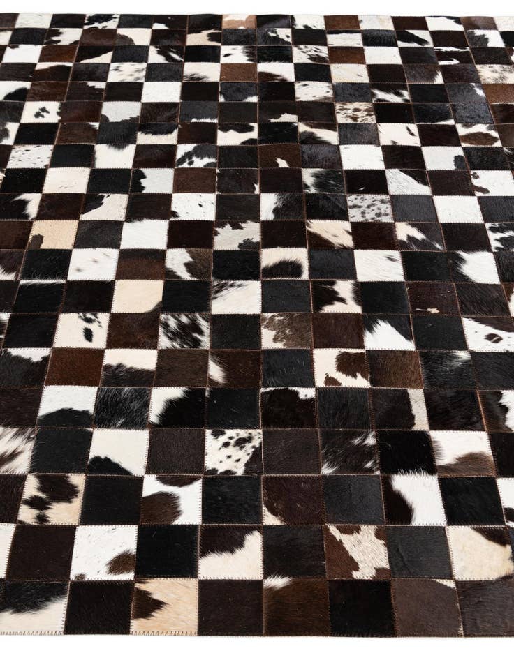 Detail image of 5' x 7' 11 Cowhide Stocks Rug