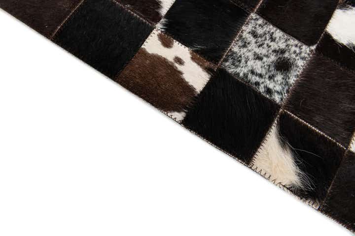 5' x 8' Cowhide Stocks Rug