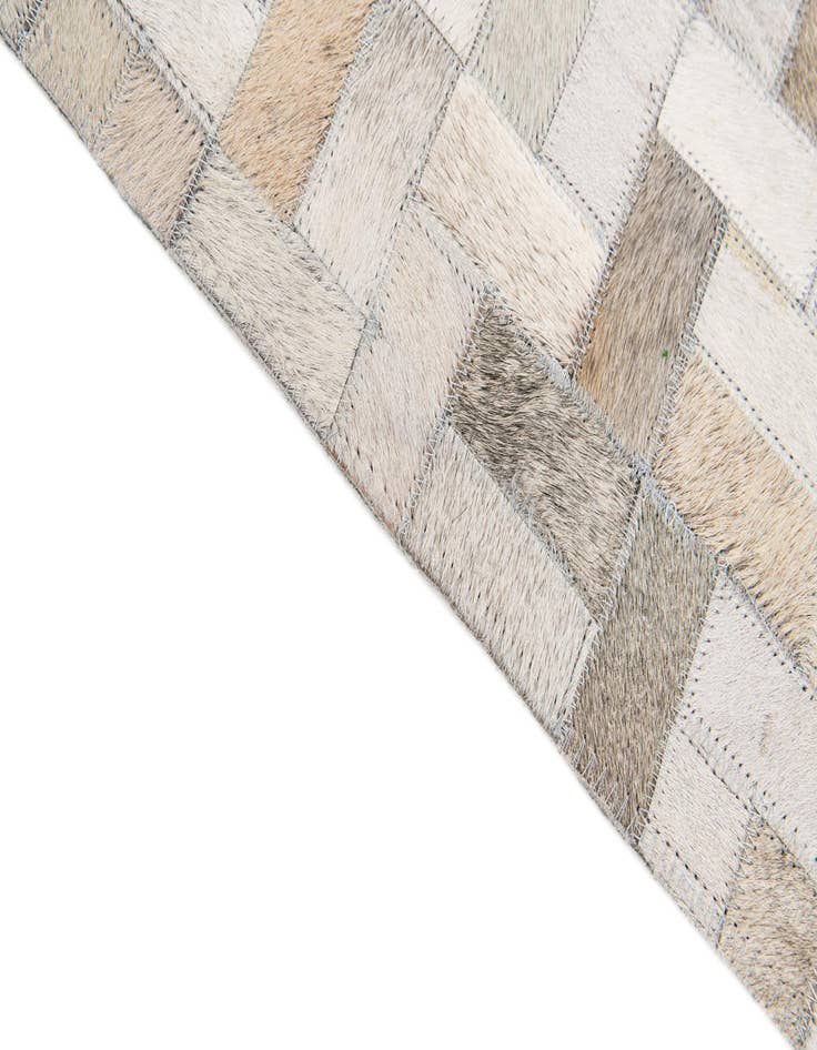 Detail image of 5' 7 x 7' 11 Cowhide Stocks Rug