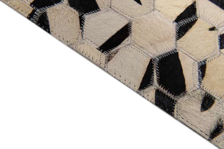 5' x 8' Cowhide Stocks Rug