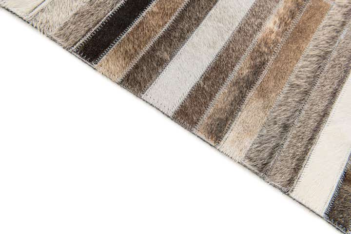 5' 1 x 8' Cowhide Stocks Rug