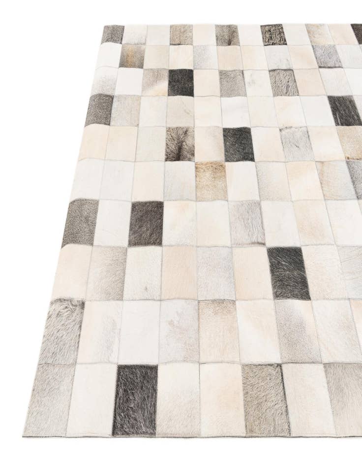 Detail image of 5' x 7' 11 Cowhide Stocks Rug