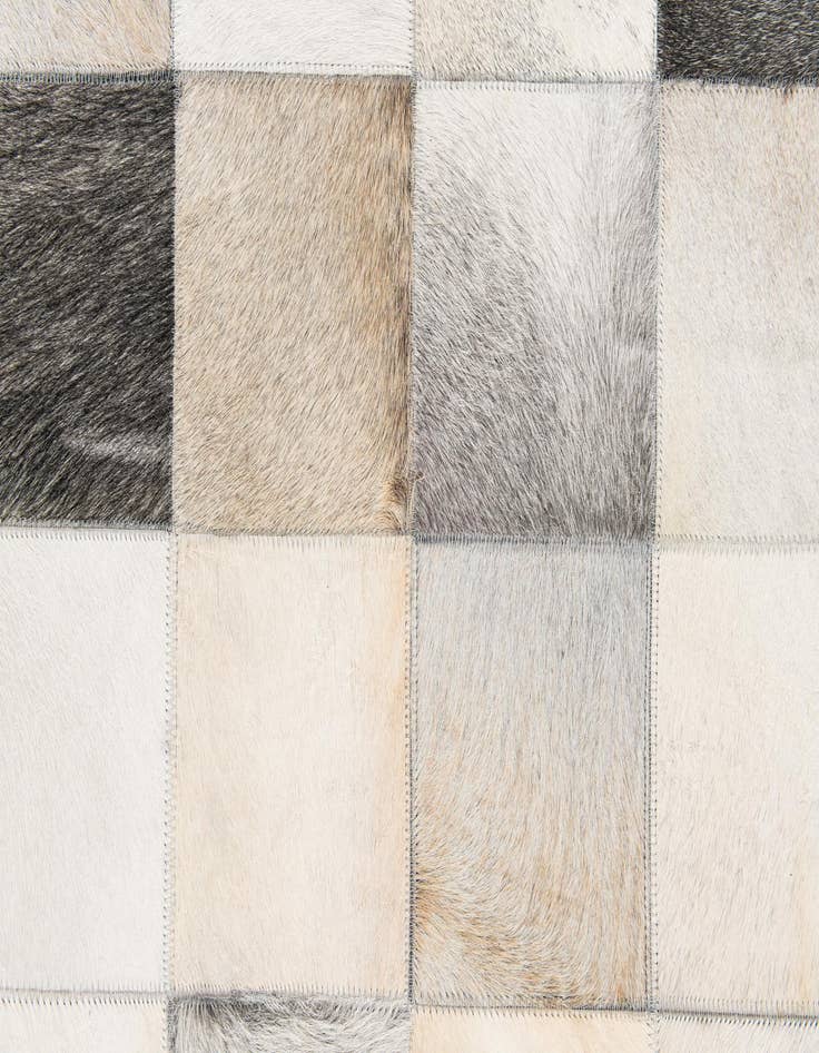Detail image of 5' x 7' 11 Cowhide Stocks Rug