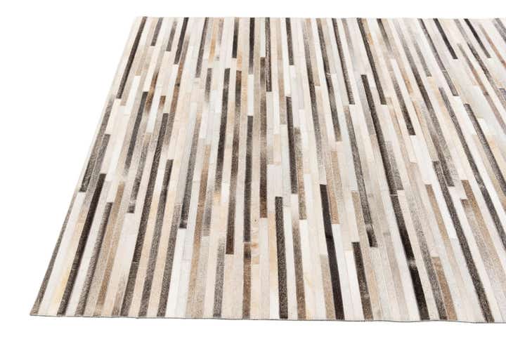 5' 1 x 8' Cowhide Stocks Rug