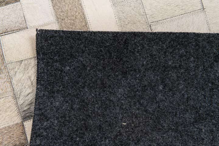 5' x 7' 10 Cowhide Stocks Rug