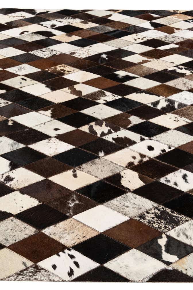 5' 2 x 8' Cowhide Stocks Rug