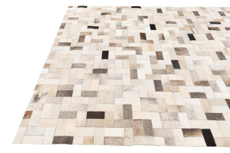 Detail image of 5' x 7' 11 Cowhide Stocks Rug