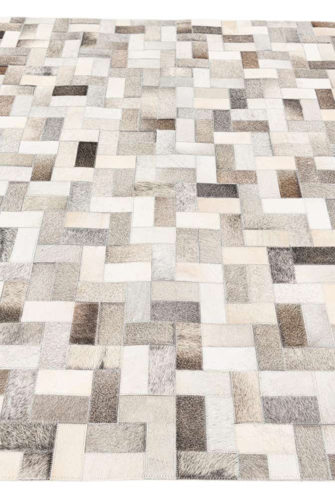 5' 1 x 8' Cowhide Stocks Rug