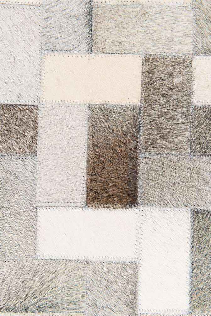 5' 1 x 8' Cowhide Stocks Rug