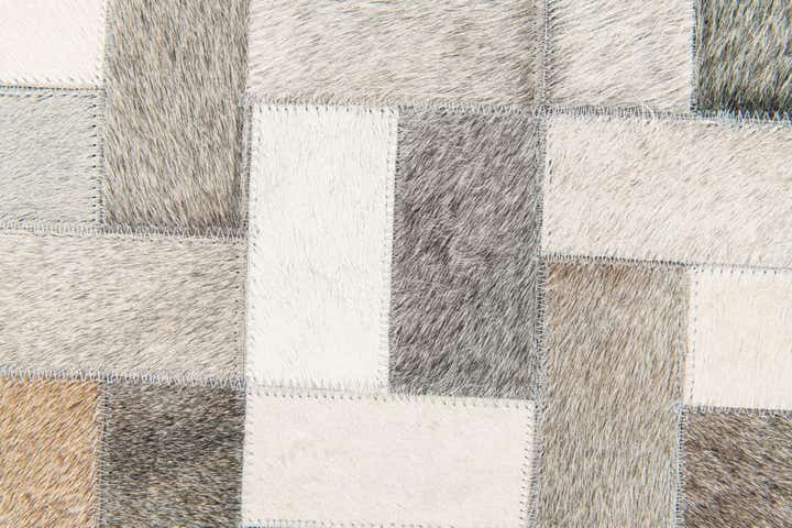 5' 1 x 8' Cowhide Stocks Rug