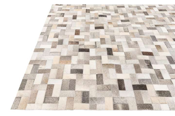 5' x 8' Cowhide Stocks Rug
