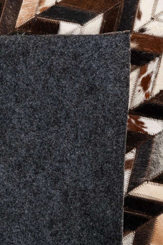 4' 11 x 8' Cowhide Stocks Rug