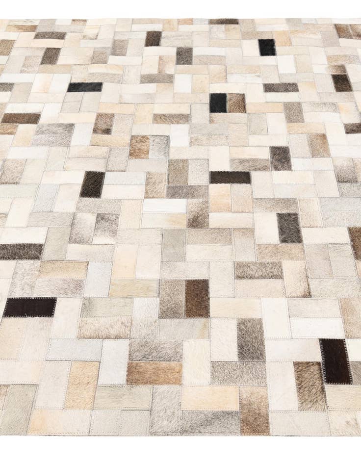 Detail image of 5' x 7' 11 Cowhide Stocks Rug