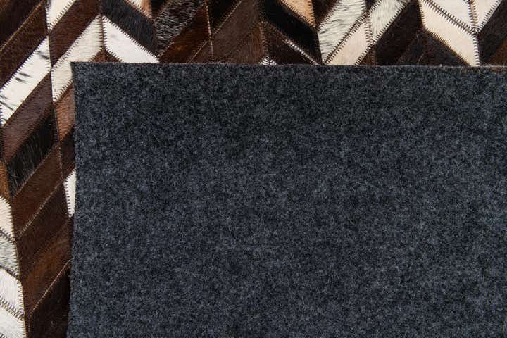 4' 11 x 8' Cowhide Stocks Rug