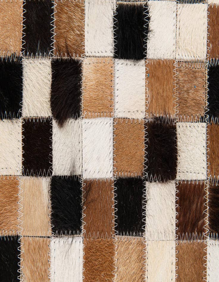 Detail image of 5' 6 x 7' 7 Cowhide Stocks Rug
