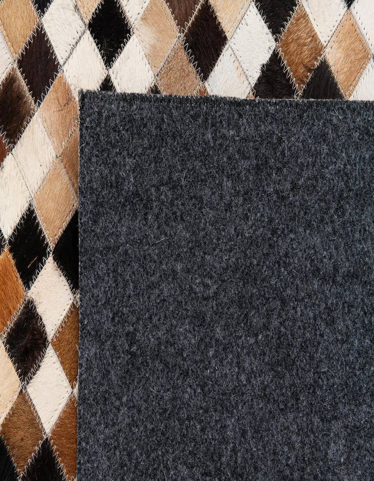 Detail image of 5' 6 x 7' 7 Cowhide Stocks Rug