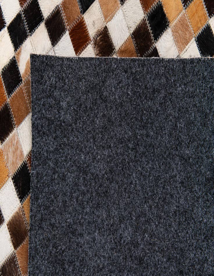 Detail image of 5' 6 x 7' 8 Cowhide Stocks Rug