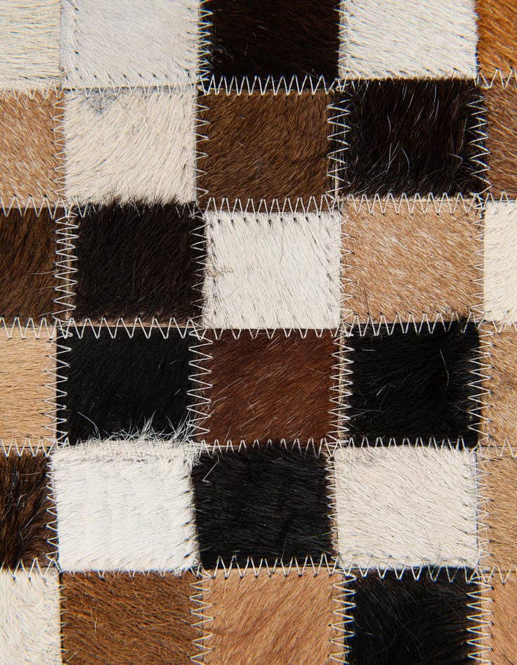 Detail image of 5' 6 x 7' 7 Cowhide Stocks Rug