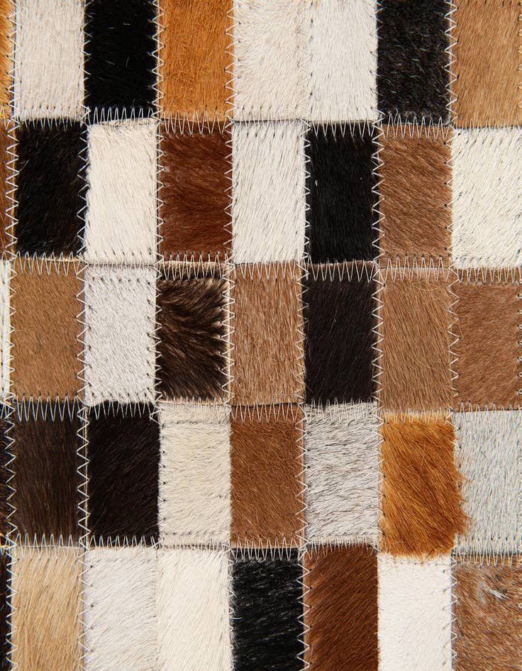 Detail image of 5' 5 x 7' 8 Cowhide Stocks Rug