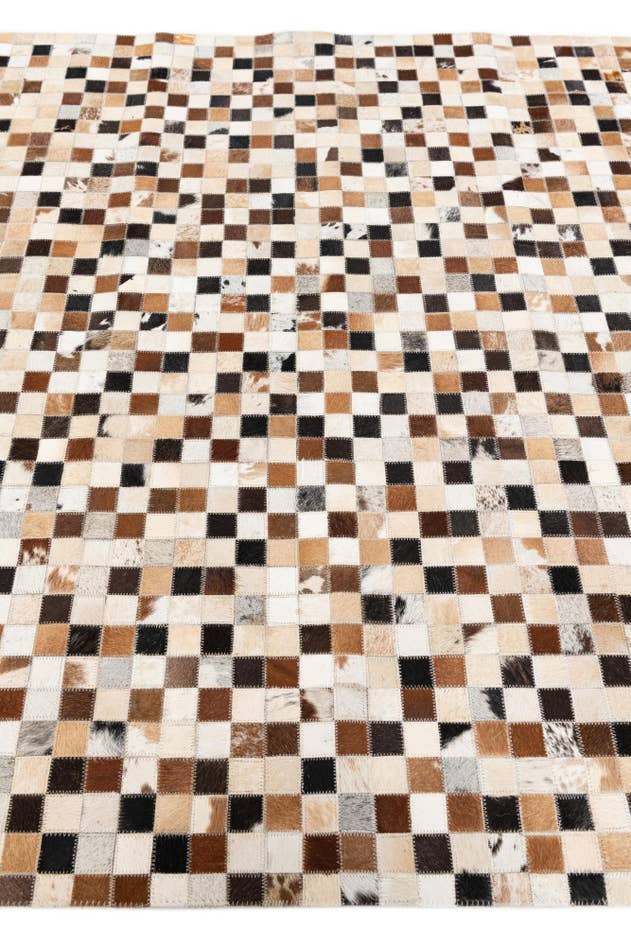 Detail image of 5' x 7' 10 Cowhide Stocks Rug