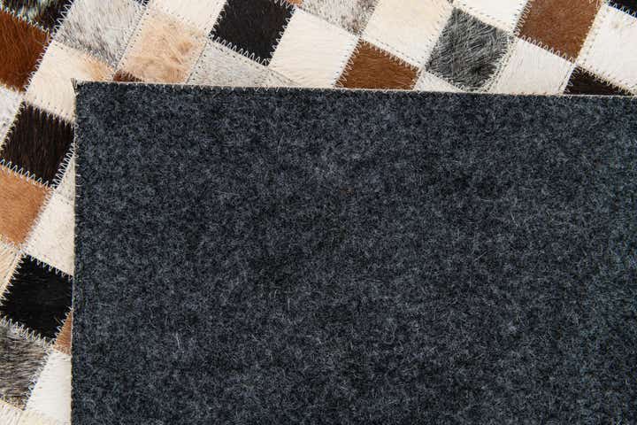 5' x 7' 10 Cowhide Stocks Rug