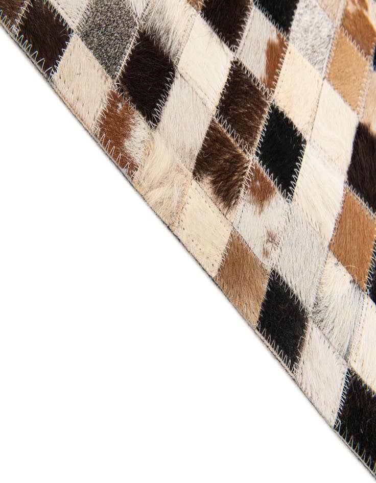 Detail image of 5' 5 x 7' 7 Cowhide Stocks Rug