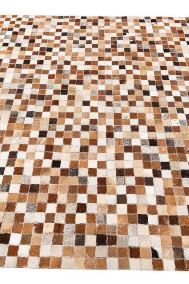 Detail image of 5' x 7' 10 Cowhide Stocks Rug