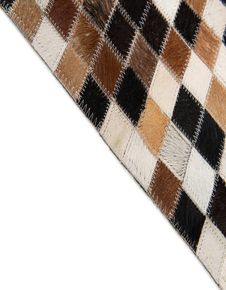 Detail image of 5' 5 x 7' 8 Cowhide Stocks Rug