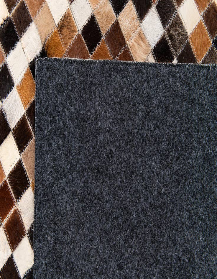 Detail image of 5' 6 x 7' 8 Cowhide Stocks Rug