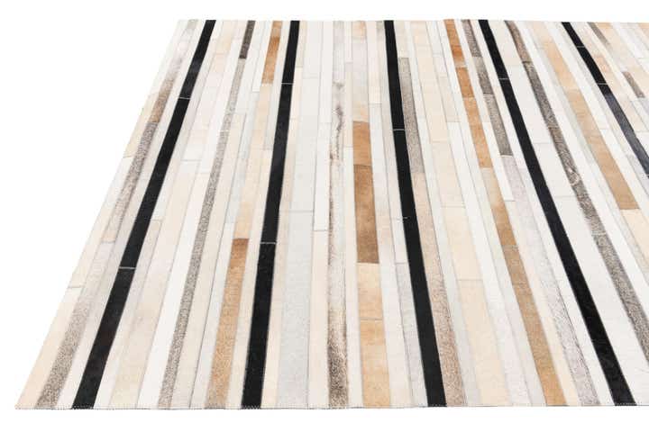 5' 1 x 8' Cowhide Stocks Rug