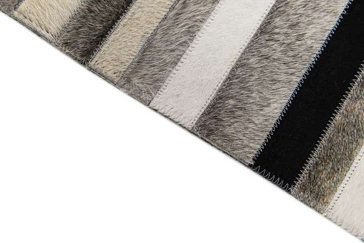 5' x 8' Cowhide Stocks Rug