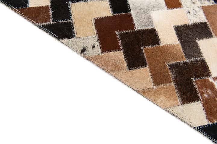5' 1 x 8' Cowhide Stocks Rug
