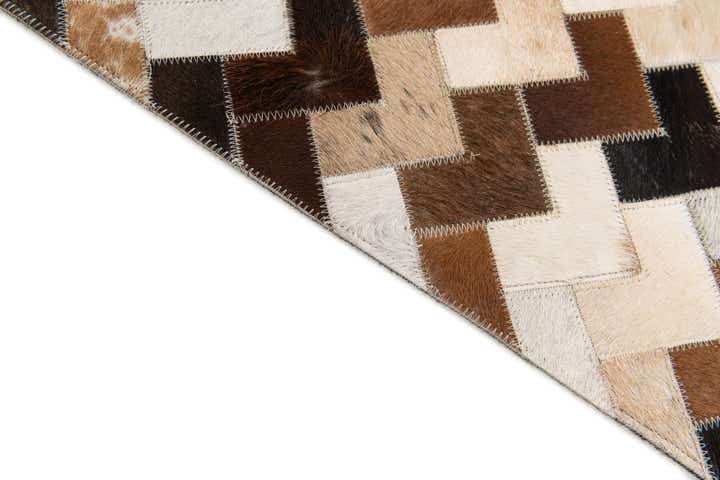 5' 1 x 8' Cowhide Stocks Rug