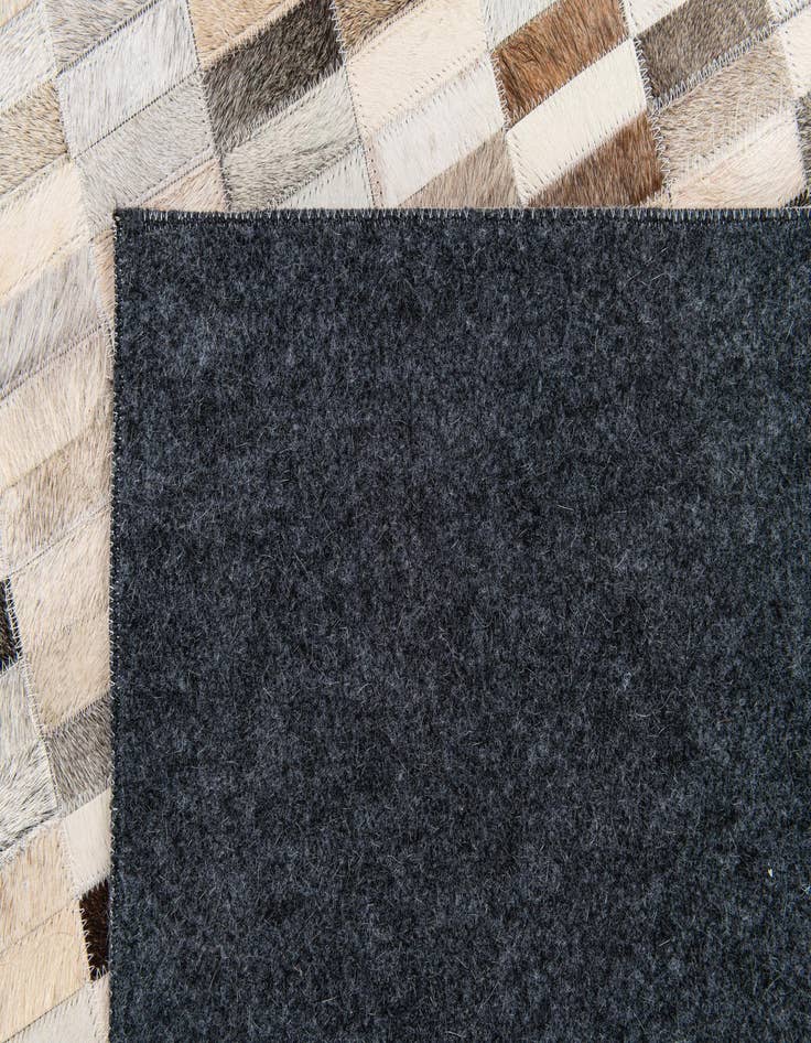 Detail image of 5' 1 x 7' 10 Cowhide Stocks Rug