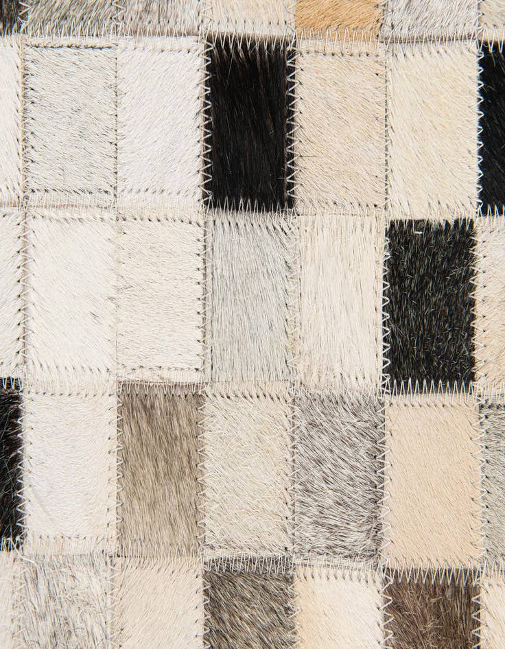 Detail image of 5' 1 x 7' 11 Cowhide Stocks Rug