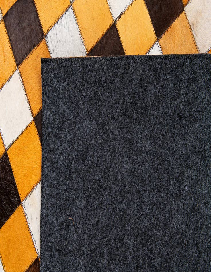 Detail image of 5' 2 x 8' 2 Cowhide Stocks Rug