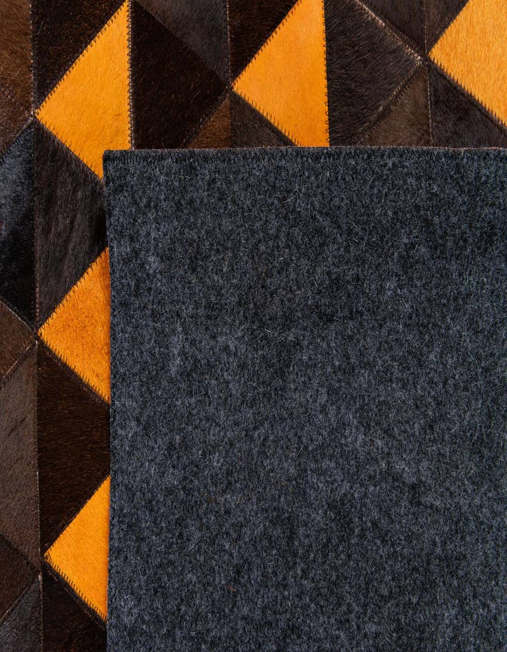 Detail image of 5' x 8' 1 Cowhide Stocks Rug