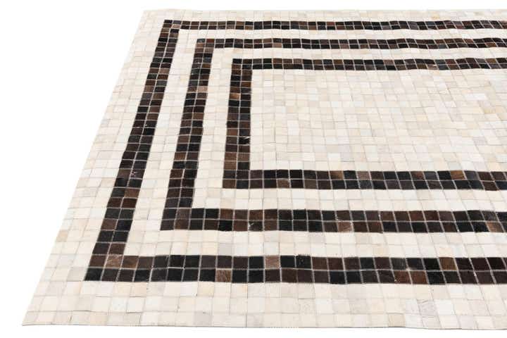 5' 1 x 8' Cowhide Stocks Rug
