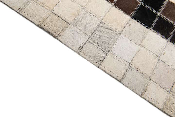 5' 1 x 8' Cowhide Stocks Rug